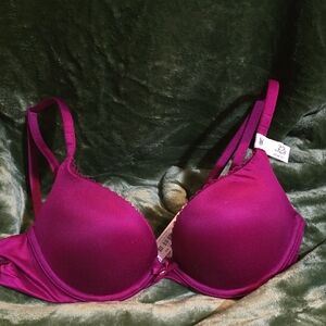 Victoria's Secret Pushup Bra in Magenta Pink